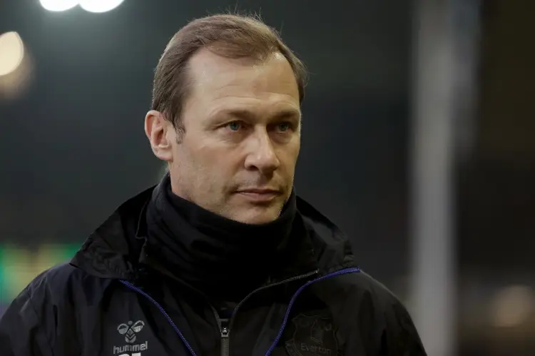 是回到了默, 联赛中依然 是回到了默, 联赛中依然